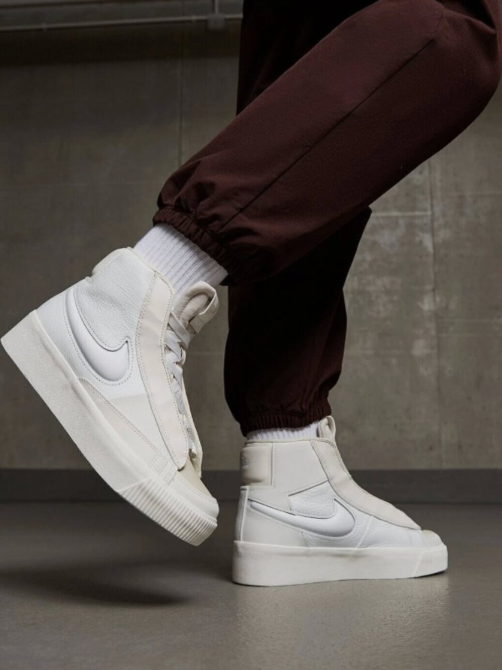 Nike Blazer Mid Victory Sneakers in Summit White Size 6.5